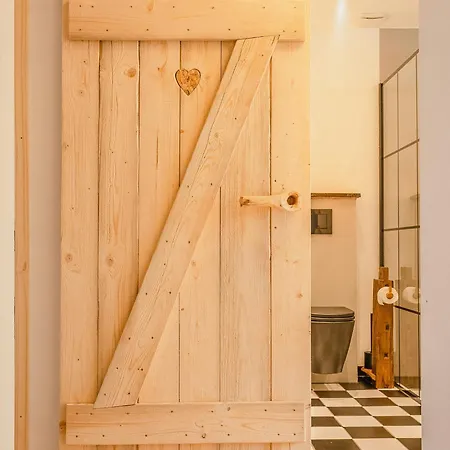 Experience Original Nature In The Steward's House Hébergement de vacances *